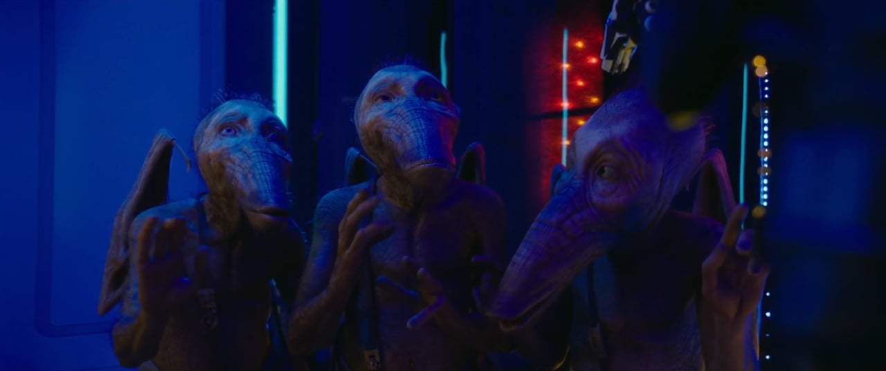 Valerian and the City of a Thousand Planets (2017) - You've Never Met A Woman Screen Capture #2