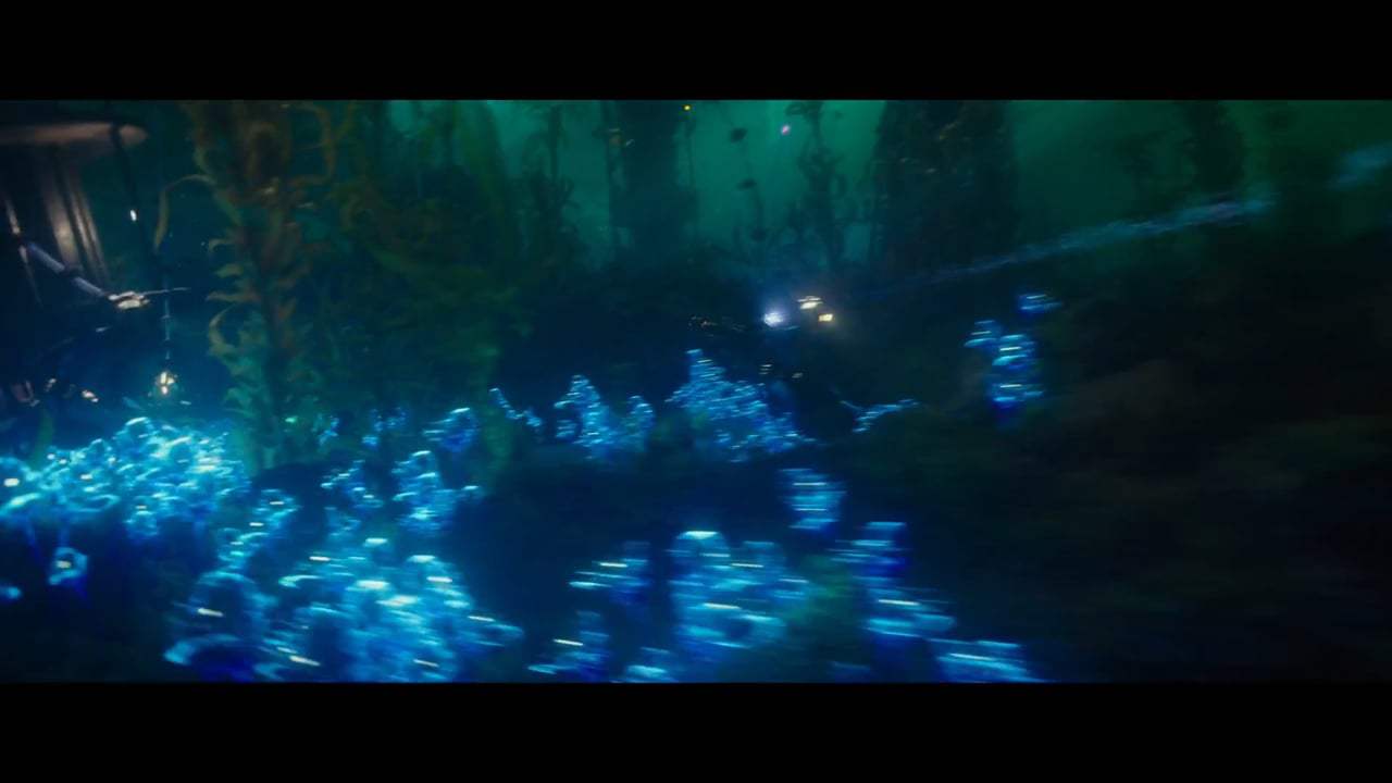 Valerian and the City of a Thousand Planets (2017) - Leads Me Straight Into a Wall Screen Capture #4