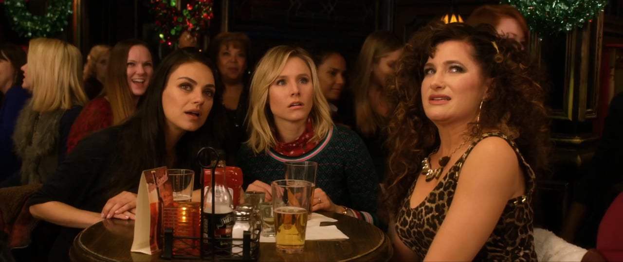 A Bad Mom's Christmas (2017) - First Date With Santa Number 2 Screen Capture #2