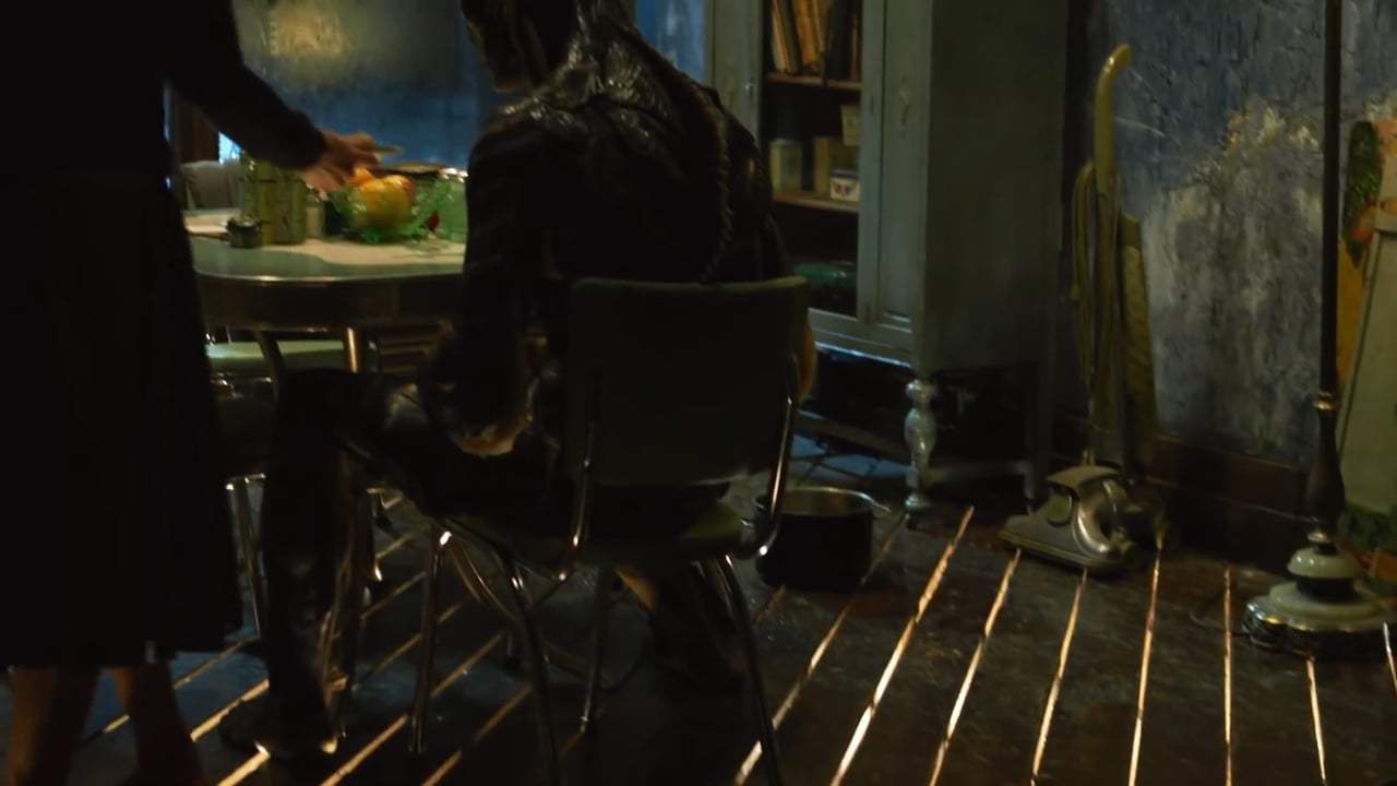 The Shape of Water Featurette - Set Design: The Chamber (2017) Screen Capture #2