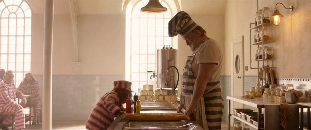 Paddington 2 (2018) - Prison Canteen Screen Capture #3