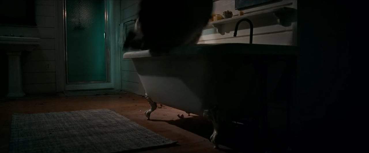 A Quiet Place (2018) - Bathtub Screen Capture #2