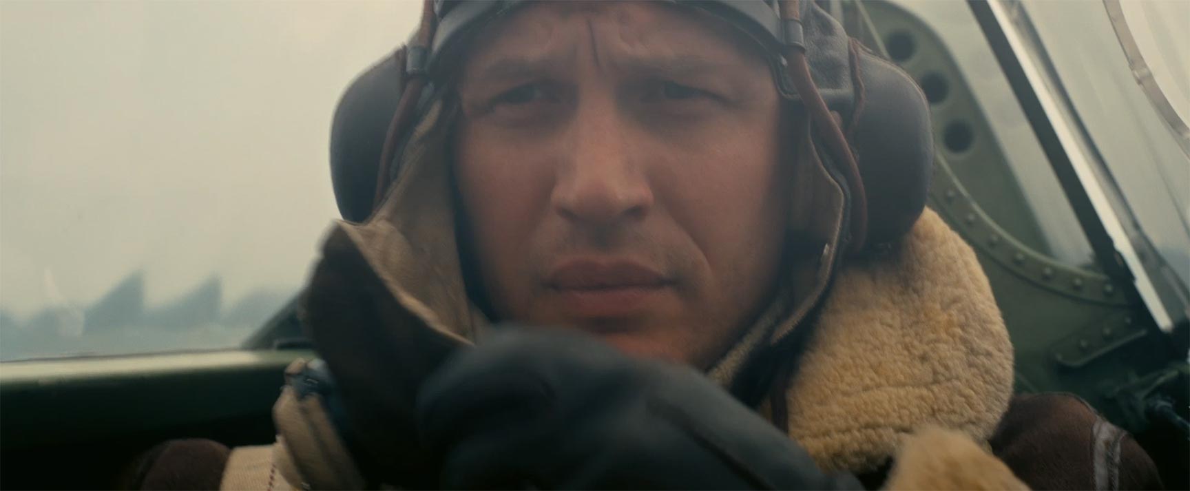 Dunkirk Theatrical Trailer Screencap