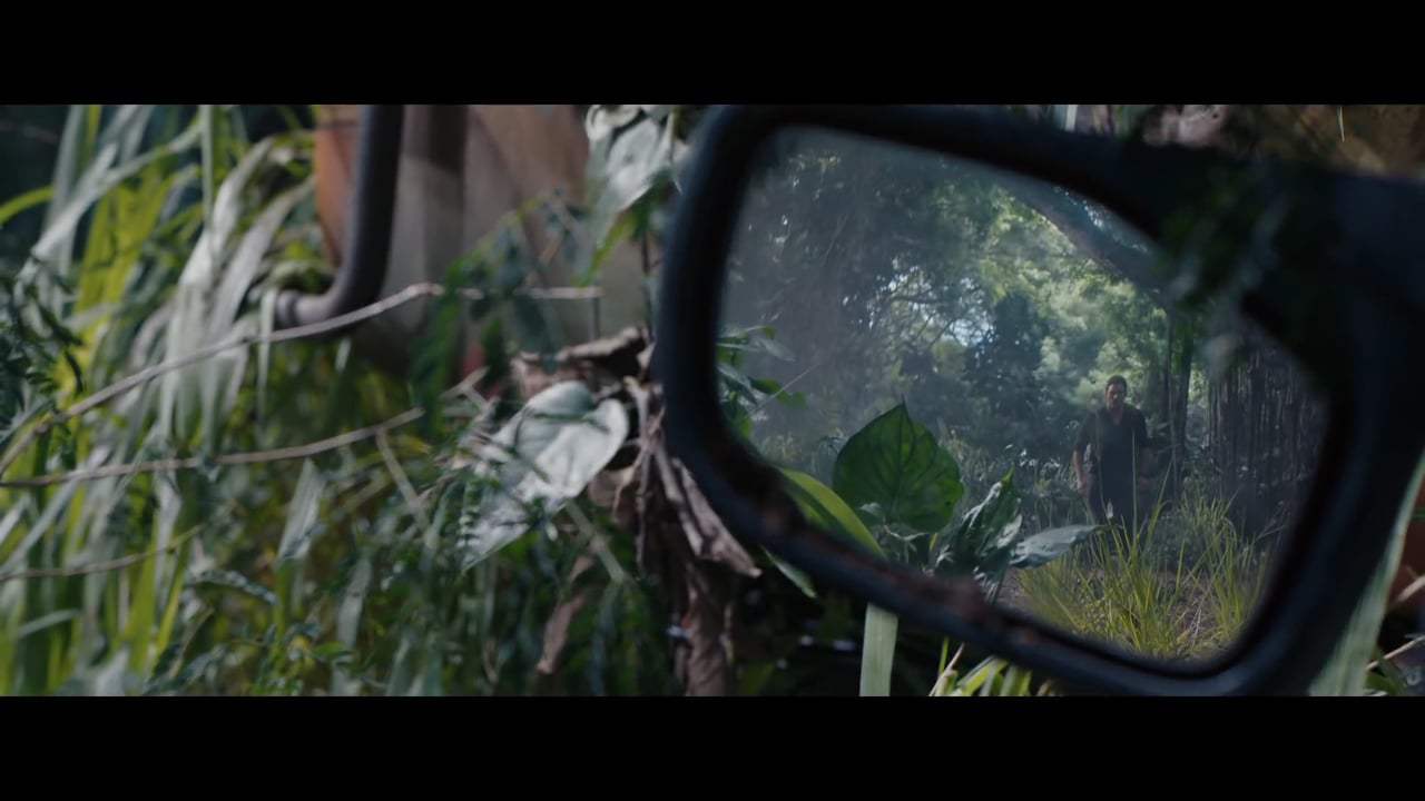 Jurassic World: Fallen Kingdom Featurette - Go Behind the Scenes (2018)