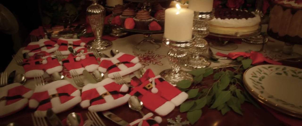 A Bad Mom's Christmas Trailer (2017) Screen Capture #1