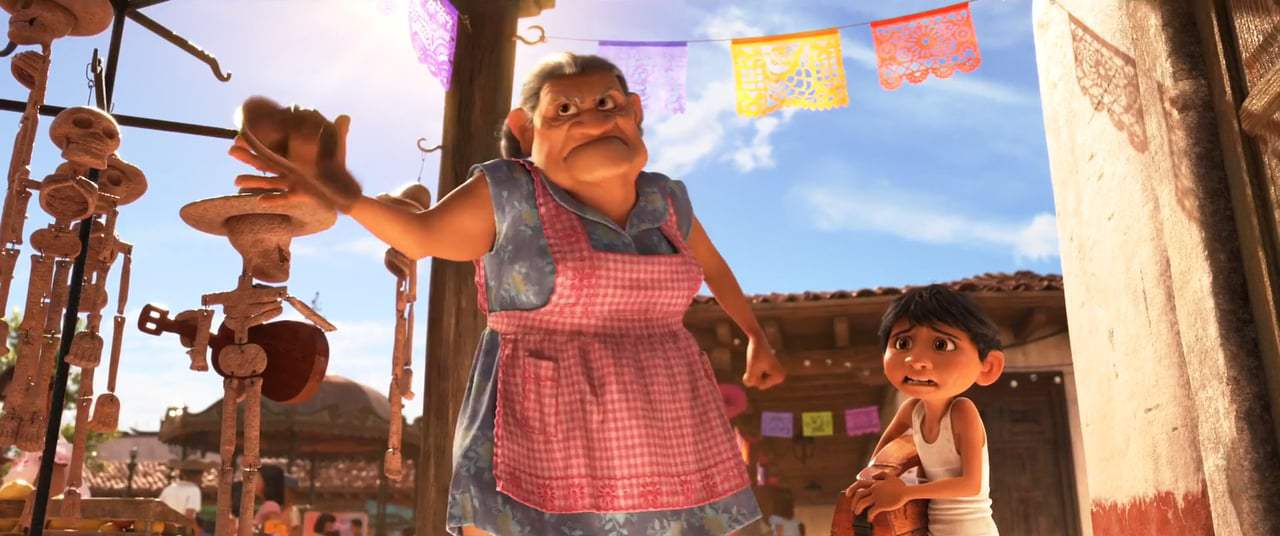 Coco (2017) - Mariachi Plaza Screen Capture #4