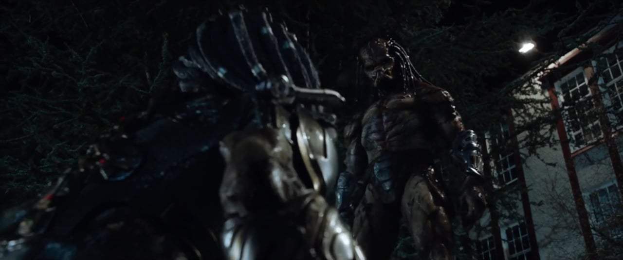 The Predator (2018) - Hunting Each Other Screen Capture #1