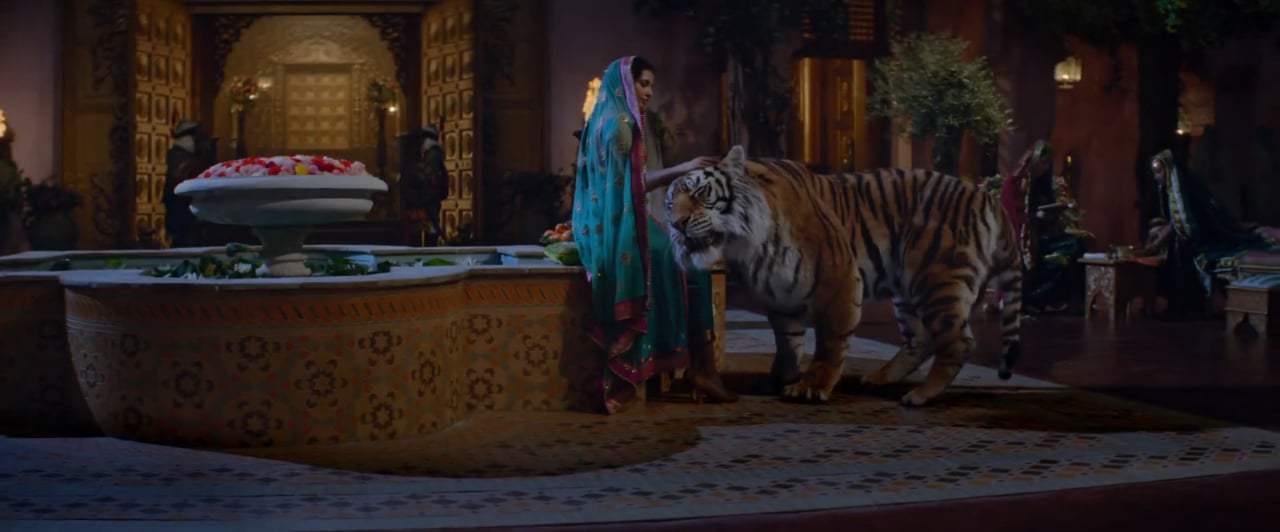 Aladdin TV Spot - Inside (2019) Screen Capture #2