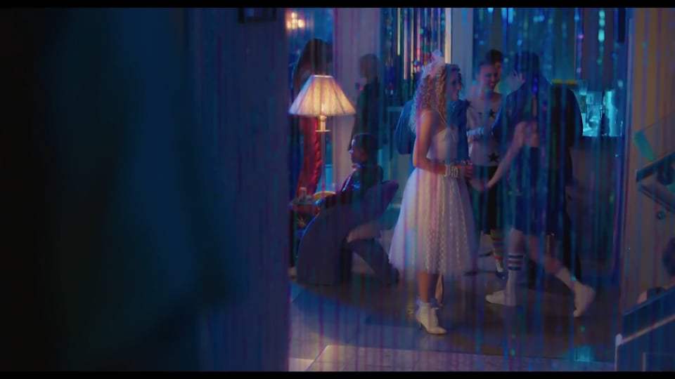 Valley Girl Trailer (2020) Screen Capture #2