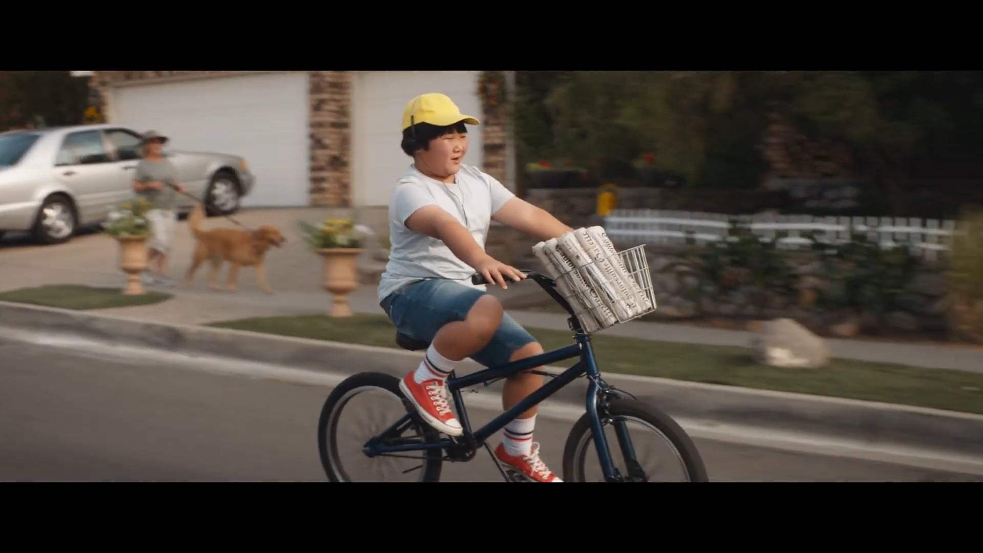 Barb and Star Go to Vista Del Mar Teaser Trailer (2021) Screen Capture #1