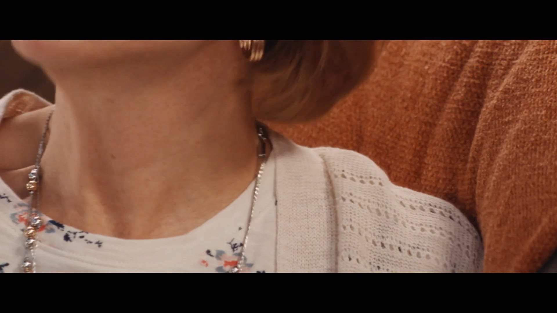 Barb and Star Go to Vista Del Mar Teaser Trailer (2021) Screen Capture #2