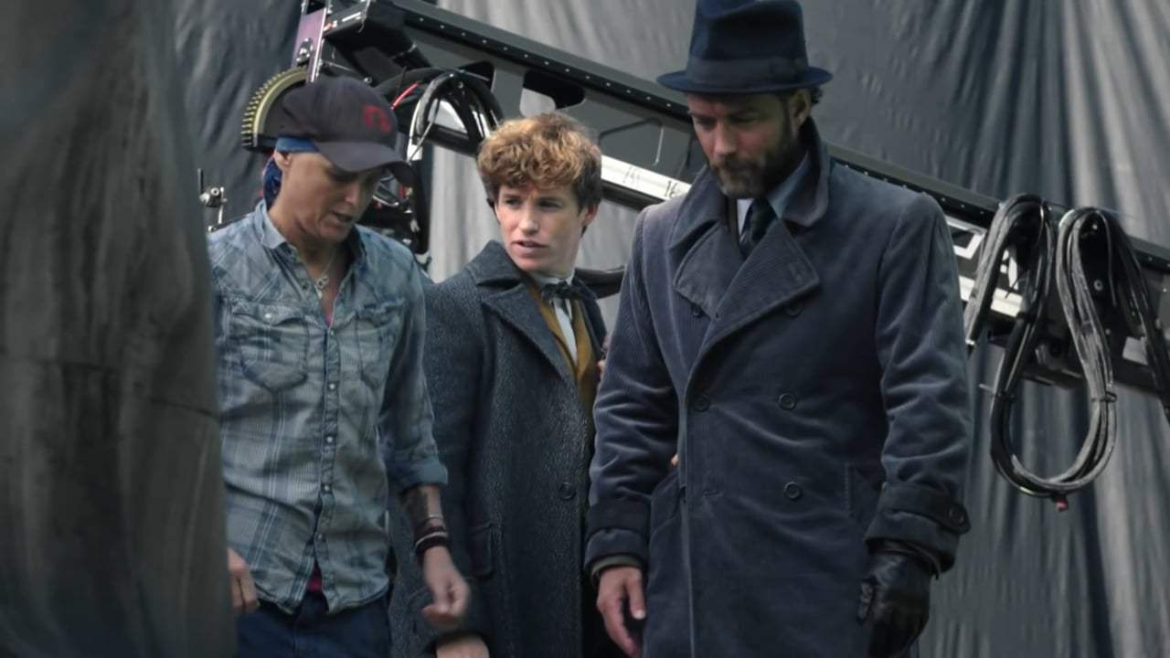 Fantastic Beasts: The Crimes of Grindelwald Featurette - Distinctly Dumbledore (2018)
