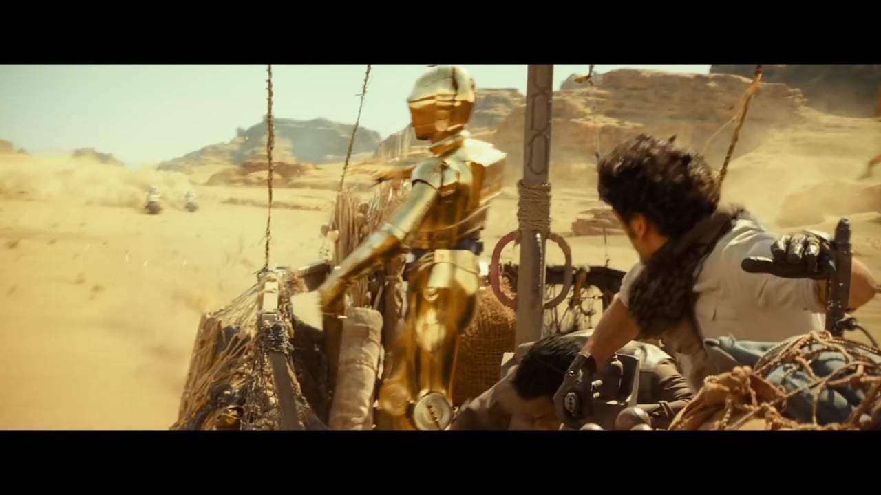 Star Wars: The Rise of Skywalker (2019) - Desert Chase